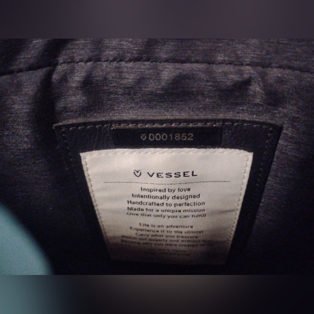 Vessel Signiture Boston Duffle Bag - Picture 5 of 5